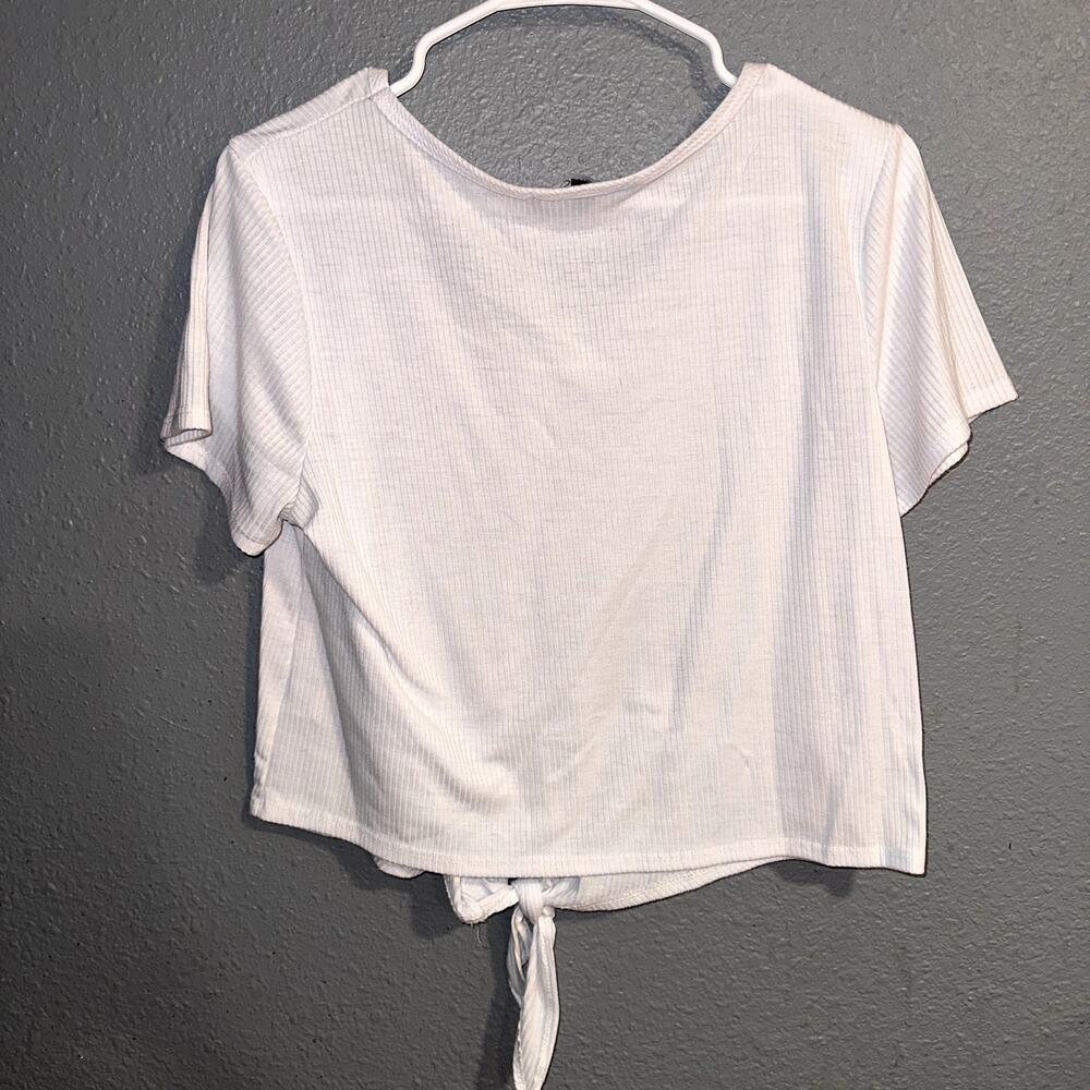 Elite Collection White Cropped Button Top - Picture 3 of 3